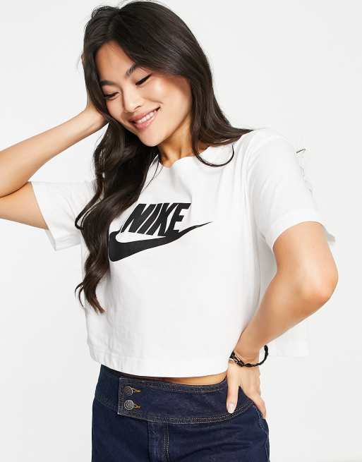 White cropped nike clearance shirt