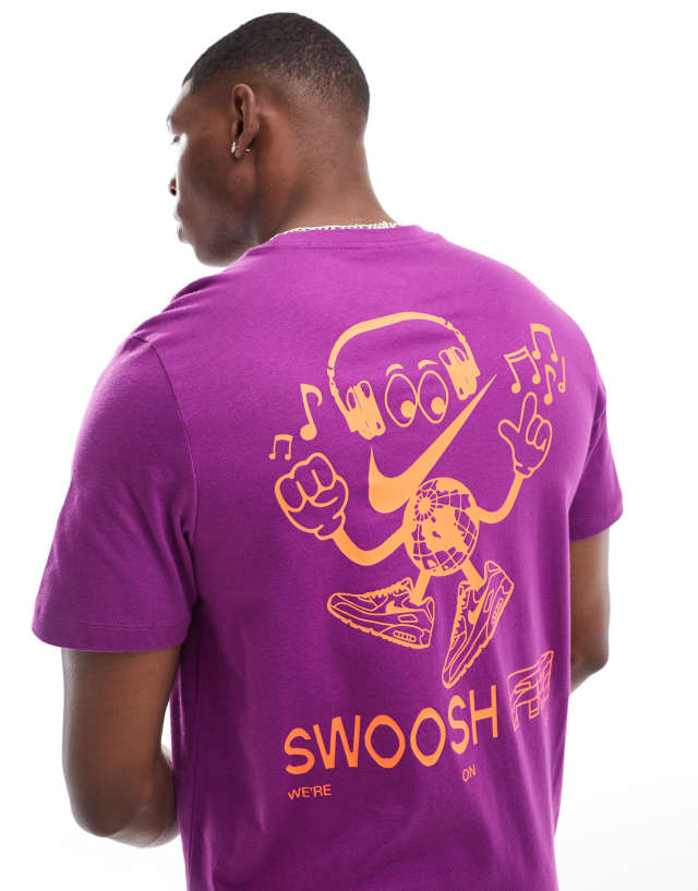 Nike - swoosh fm graphic backprint t-shirt in purple