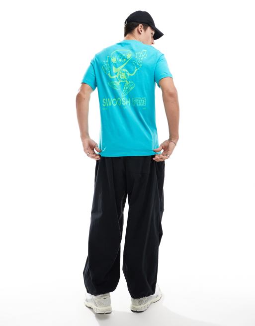 Nike - Swoosh FM - T-shirt blu con grafica del logo sul retro, 3 di 4