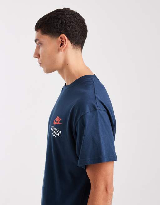 Nike Swoosh graphic back print t-shirt in navy, 4 of 5