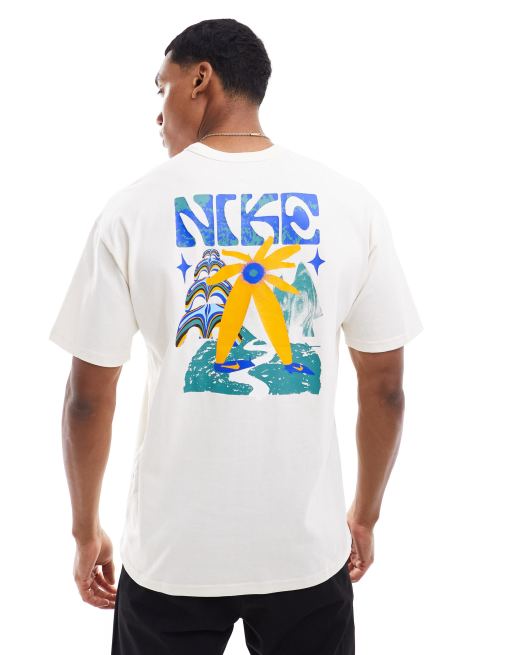 Nike Tee Made you Look! Logo Graphic Swoosh T Shir