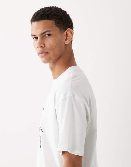Nike Swoosh graphic T-shirt in white, 4 of 5