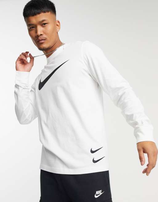 Nike logo sale on sleeve