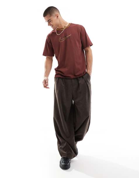 Nike Swoosh overlay logo t-shirt in burgundy