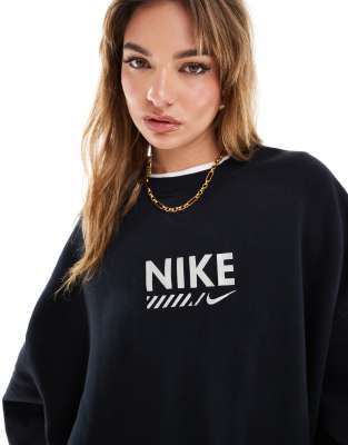 Nike - Swoosh - Oversize-Sweatshirt in Schwarz mit Grafikprint