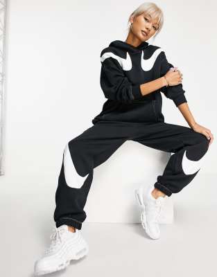 Armario Noveno inundar Nike Swoosh Pack Loose-fit Cuffed Fleece Sweatpants In Black | ModeSens