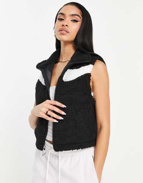 Nike Swoosh Pack sherpa full-zip vest in black - view 1