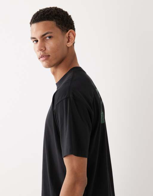 Nike Swoosh Sci-fi backprint logo t-shirt in black, 4 of 5