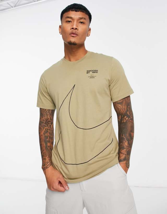 Nike Swoosh t-shirt in green