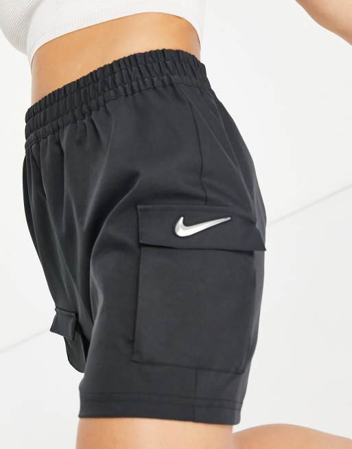 Nike – Swoosh – Webshorts mit hohem Bund und Utility-Taschen ASOS