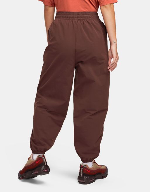 00s Nike Parachute Joggers Brown Small – Clout Closet