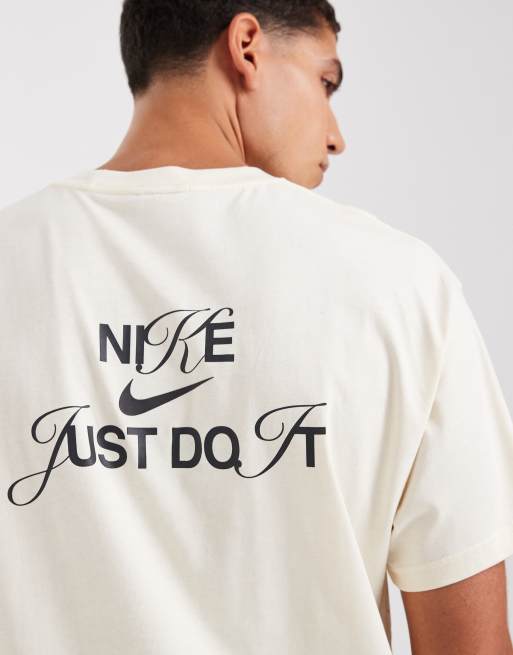 Nike - T-shirt à imprimé graphique au dos - Blanc cassé, 5 de 5