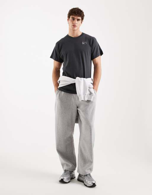 Nike - T-shirt avec imprimé effet bulle au dos - Gris, 2 de 5