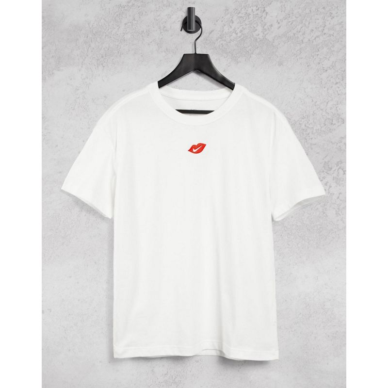 SjWt0 Activewear Nike - T-shirt bianca con logo Nike a bacio
