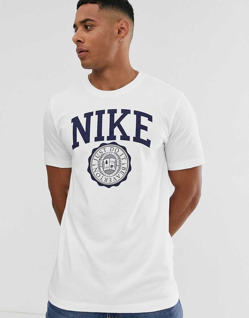 Nike - T-shirt bianca con logo stile college-Bianco
