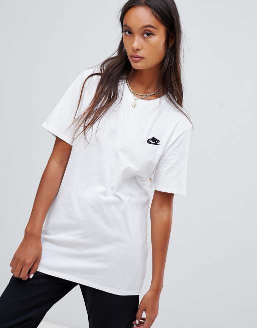 Nike Tshirt boyfriend avec logo brodé Blanc ASOS
