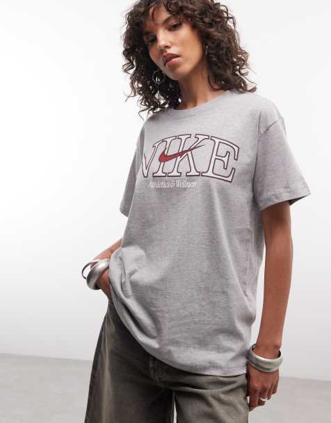 Nike - T-shirt classique coupe boyfriend à imprimé graphique - Gris - view 1