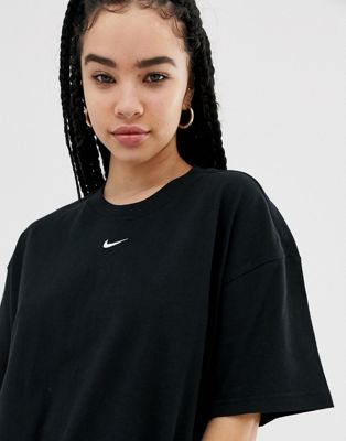 nike t shirt logo in the middle
