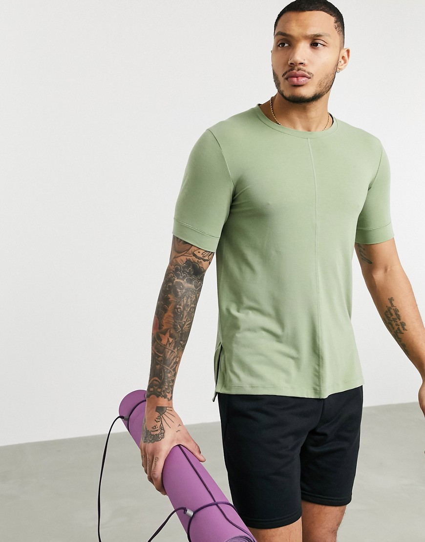 Nike - T-shirt da yoga kaki-Verde