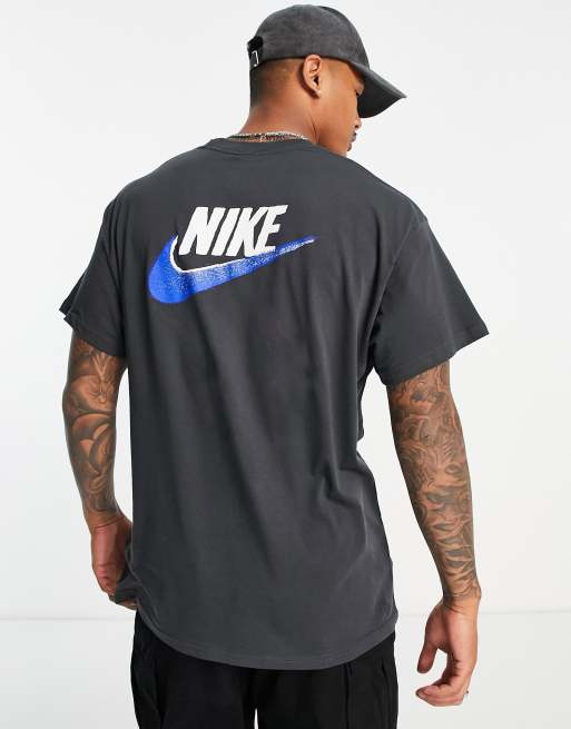 Nike - T-shirt grigio fumo con logo multicolore