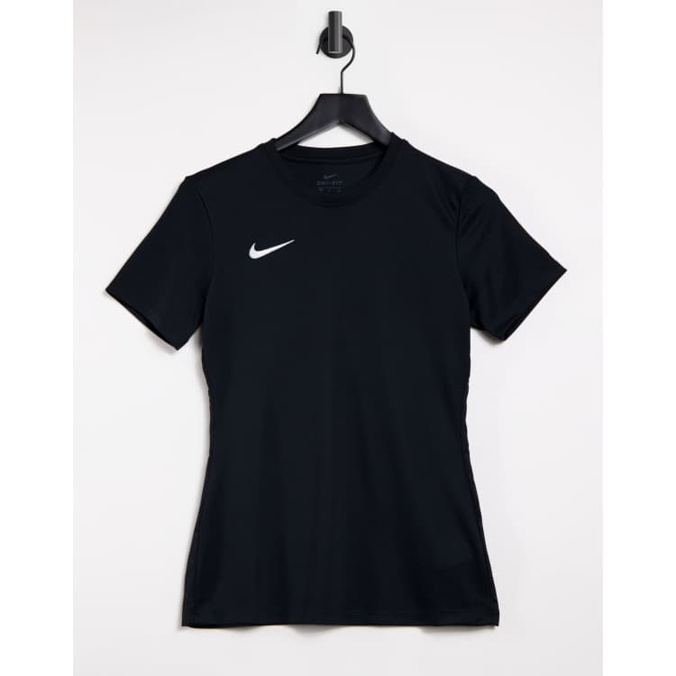 Nike t-shirt in black | ASOS