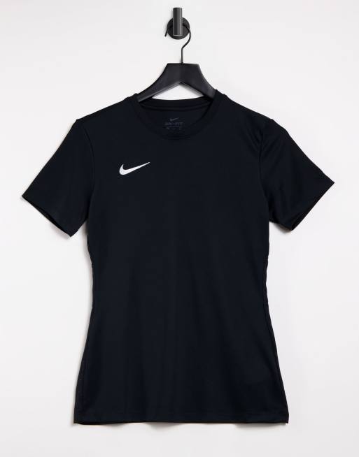 Nike t-shirt in black | ASOS