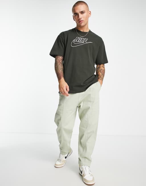 Nike – T-Shirt in Schwarz mit verwaschenem Effekt und Logostickerei, 4 von 4