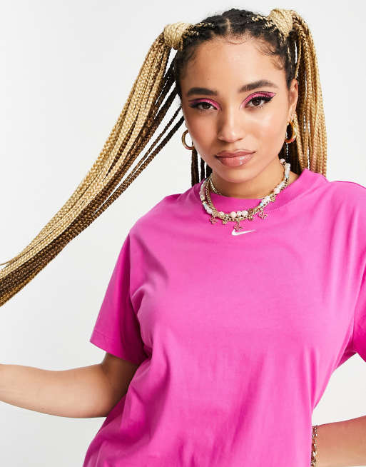 Nike - T-shirt med lille Swoosh-logo i fuchsia-pink
