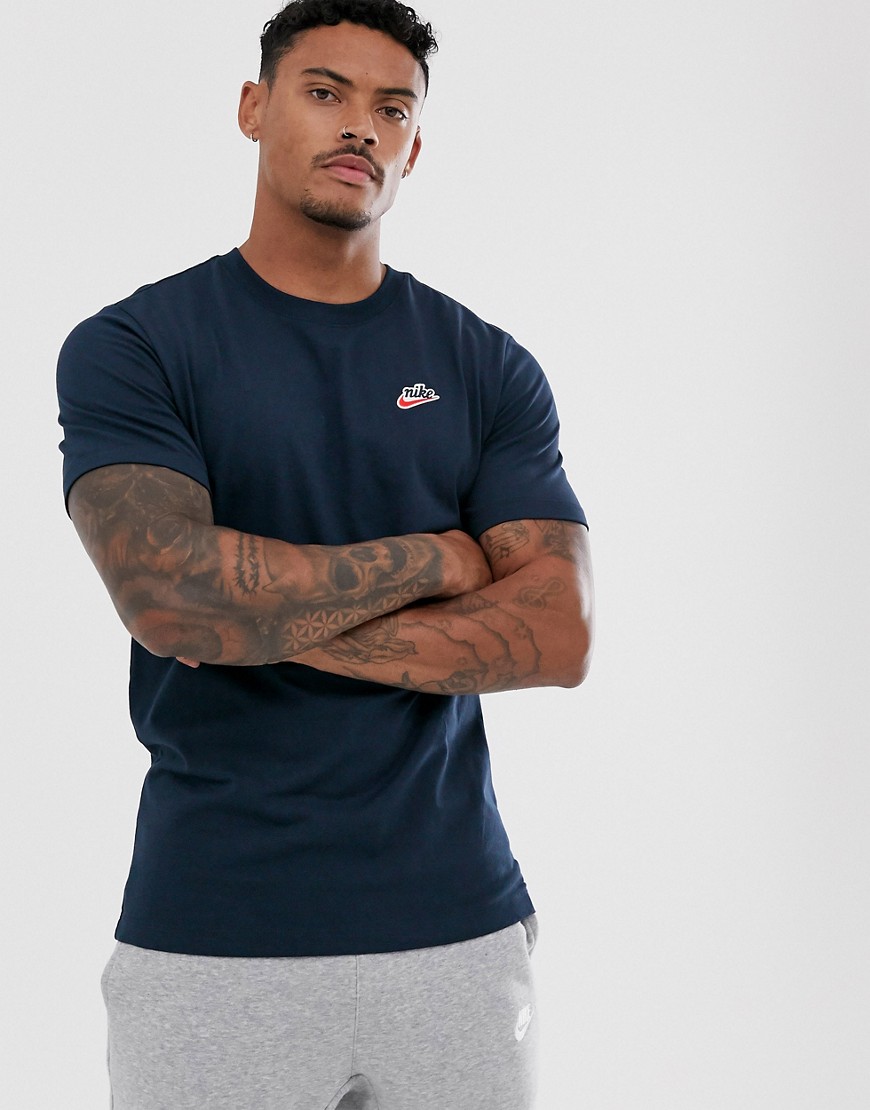 Nike - T-shirt met contrasterend logo in marineblauw