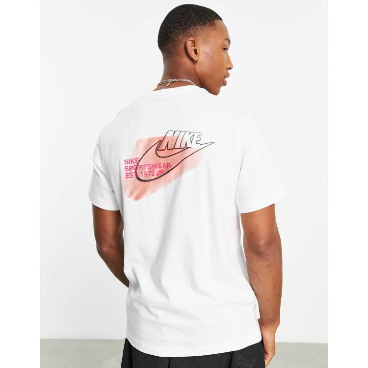 Nike - T-shirt dubbel logo in wit | ASOS