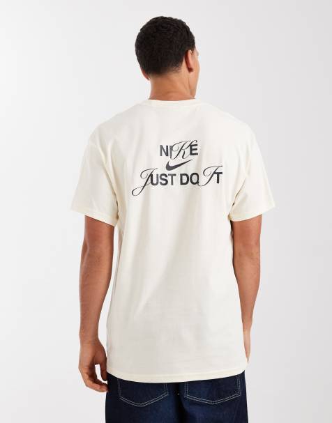 Nike - T-shirt met grafische print op de achterkant in gebroken wit - view 1