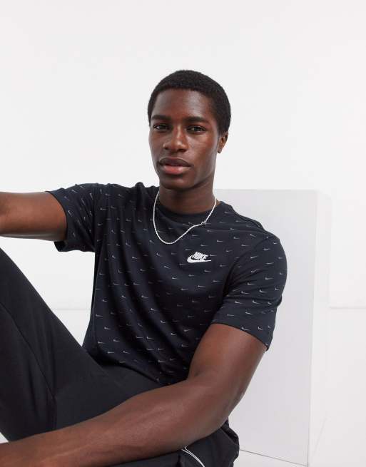 Nike - T-shirt met kleine swoosh-logo's in zwart