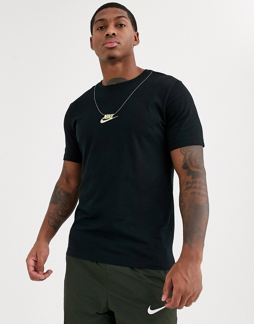 Nike - T-shirt nera con catenina ricamata-Nero