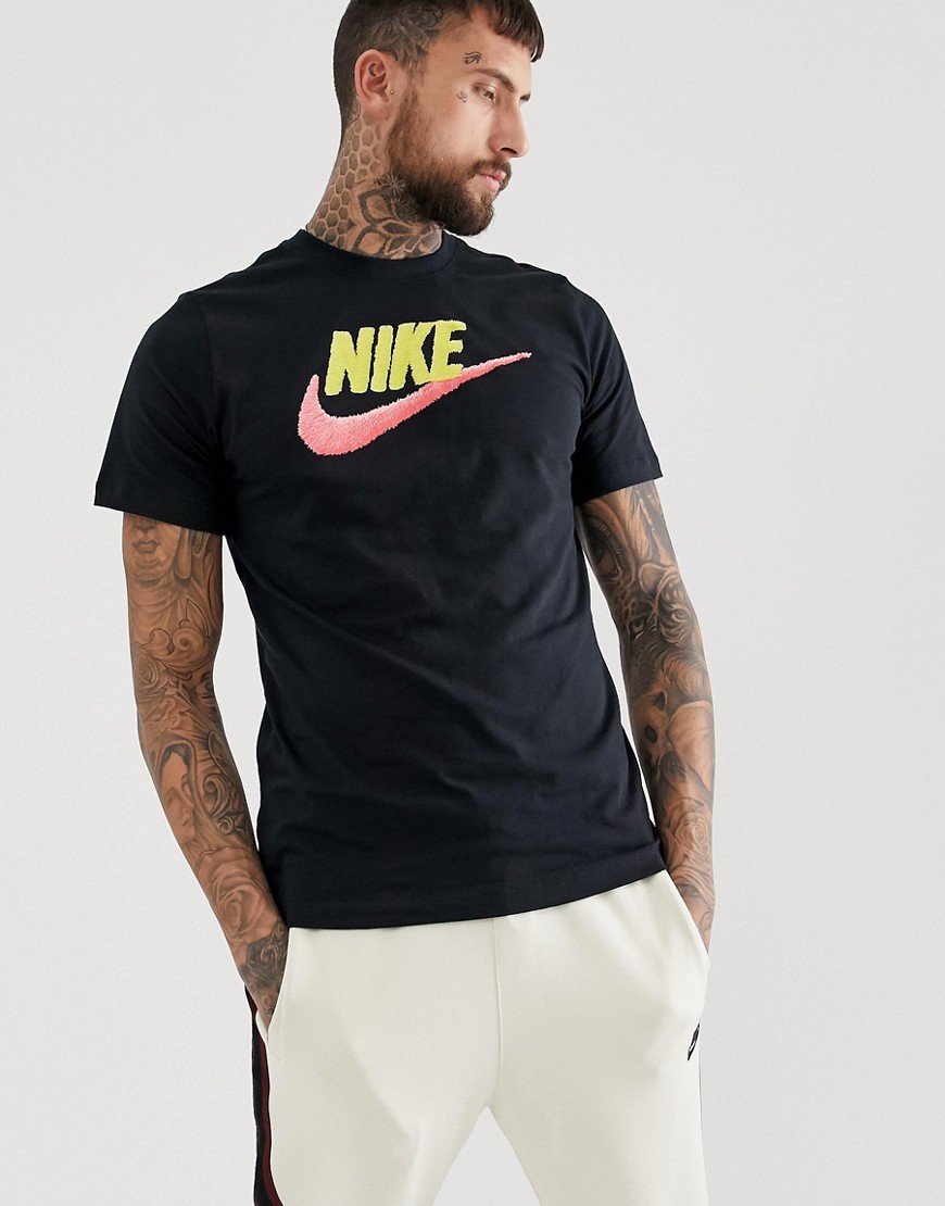 Nike - T-shirt nera con logo Nike-Nero