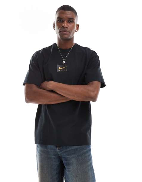 Nike - T-shirt nera con toppa centrale con logo - view 1