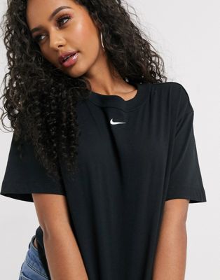 Nike - T-Shirt oversize boyfriend nera 