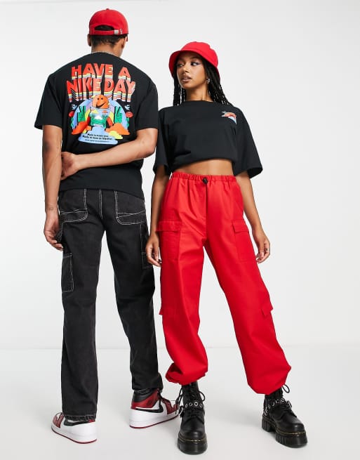 Nike - T-shirt unisex nera con stampa a colori vivaci sul retro, 4 di 4