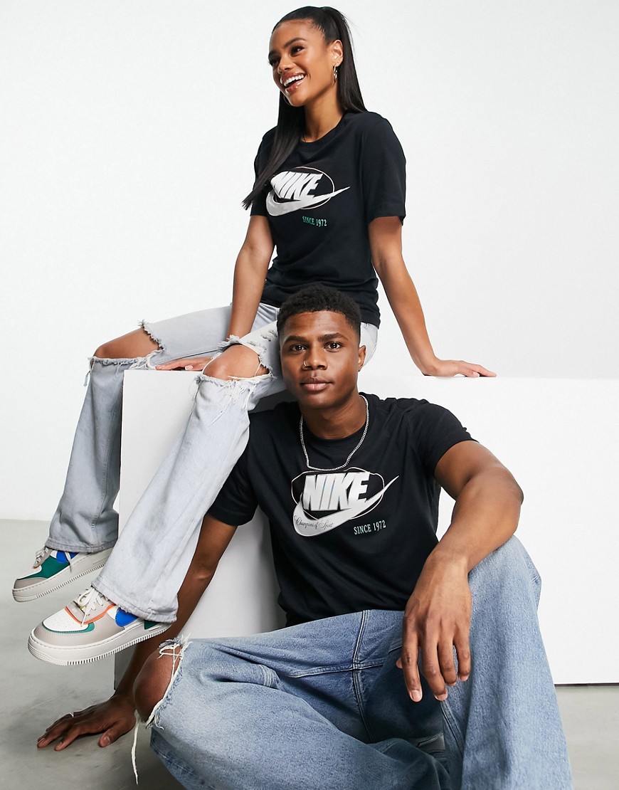 T-shirt unisex nera con stampa college sul retro-Nero - Nike T-shirt donna  - immagine1