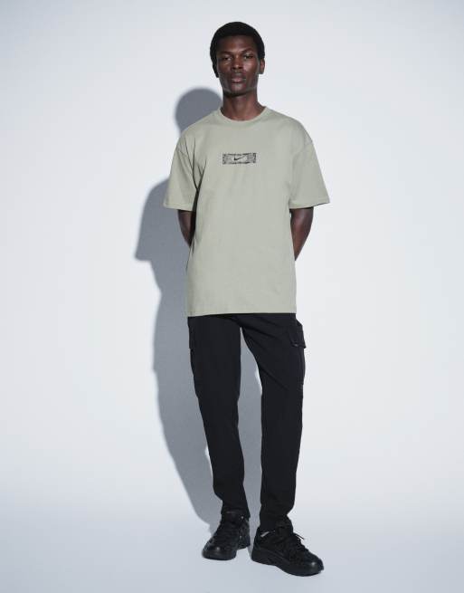 Nike t-shirt with chateau back print in khaki, 3 of 9