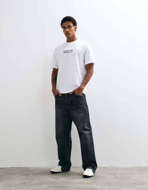 Nike t-shirt with chateau back print in white, 3 of 5