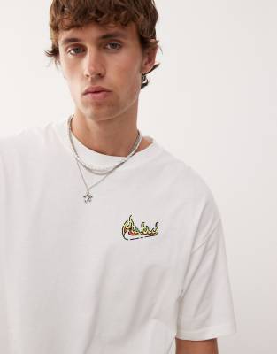 Nike T-shirt With Chest Graphic In White