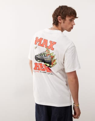 Nike T-shirt With Chest Graphic In White