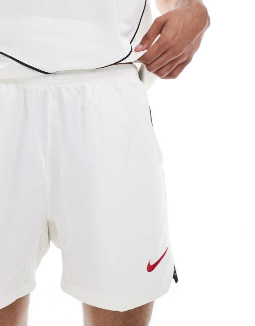 Nike - T90 Dri-FIT - Pantaloncini da calcio color crema, 5 di 5