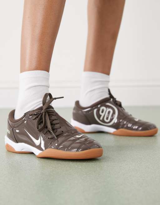 Nike T90 trainers in brown