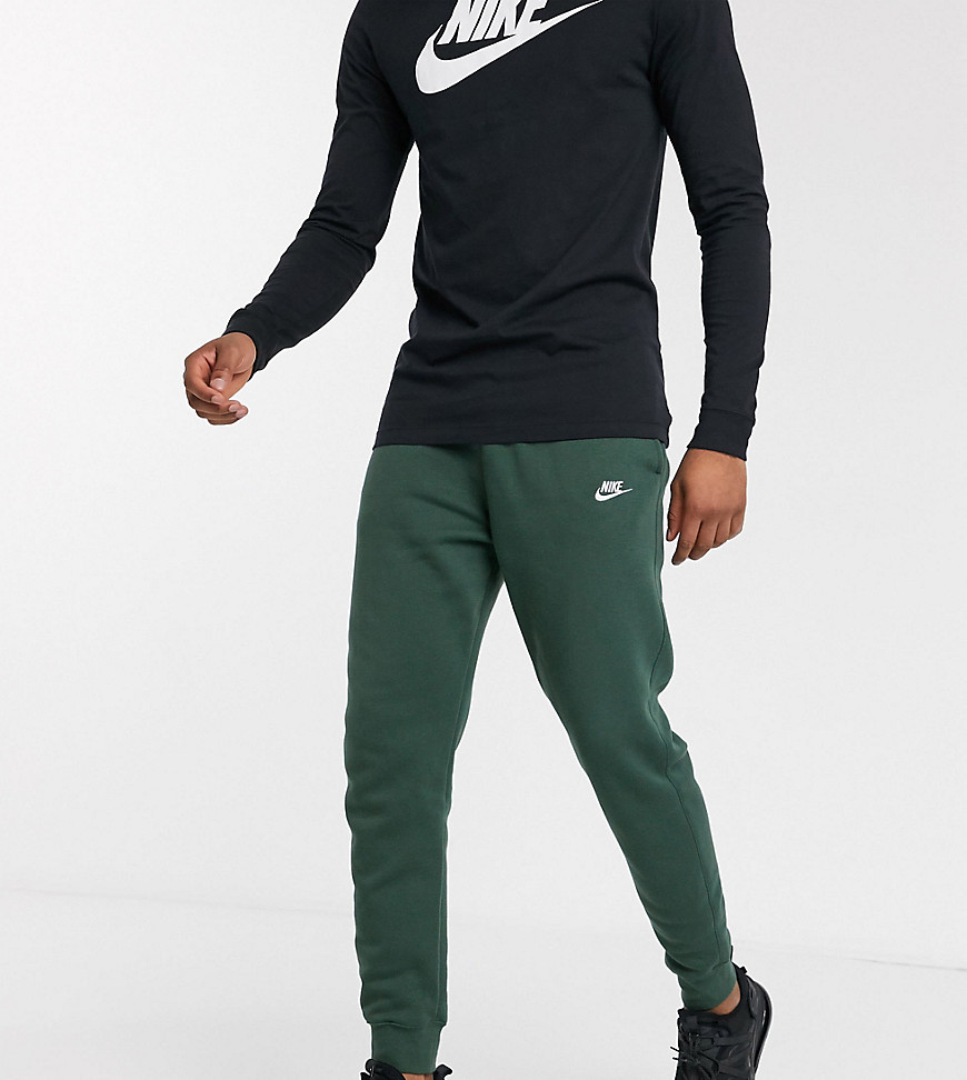 Nike Tall Club - Joggers con fondo elasticizzato kaki-Verde