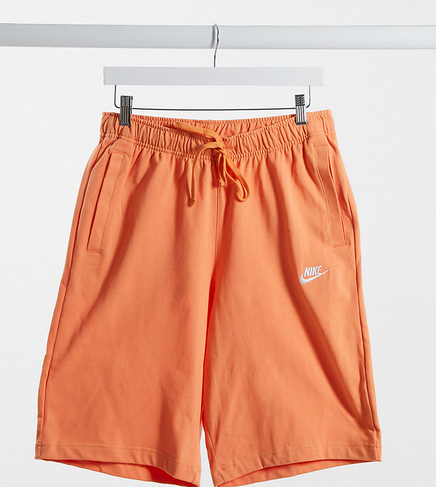 Nike Tall Club short in orange