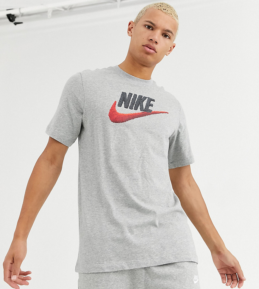 Nike – Tall –  T-shirt med swoosh-logga-Grå