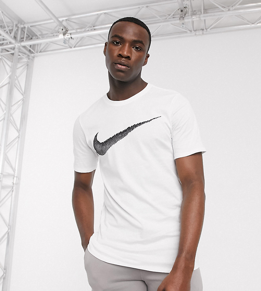 Nike Tall – Vit t-shirt med Swoosh-logga 707456-100
