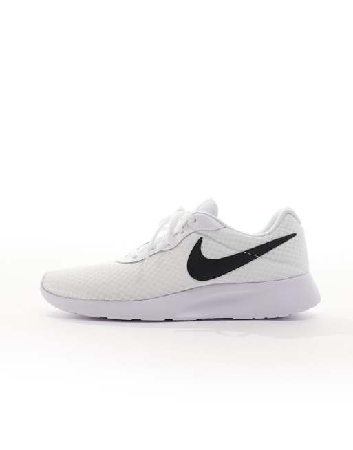 Nike hotsell tanjun cheap