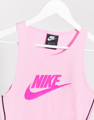 pink nike top